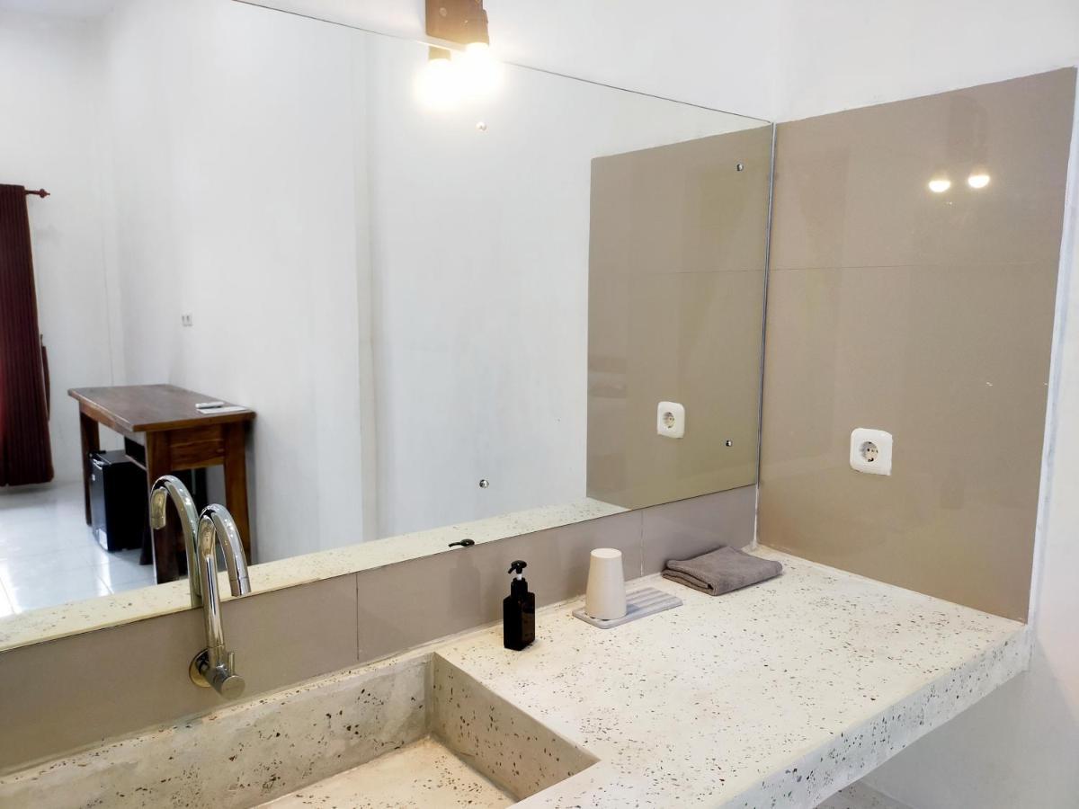 Mango Room Mandalika Kuta  Екстериор снимка