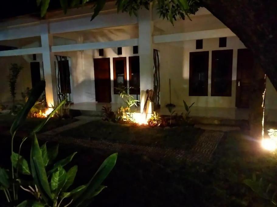 Mango Room Mandalika Kuta  Екстериор снимка